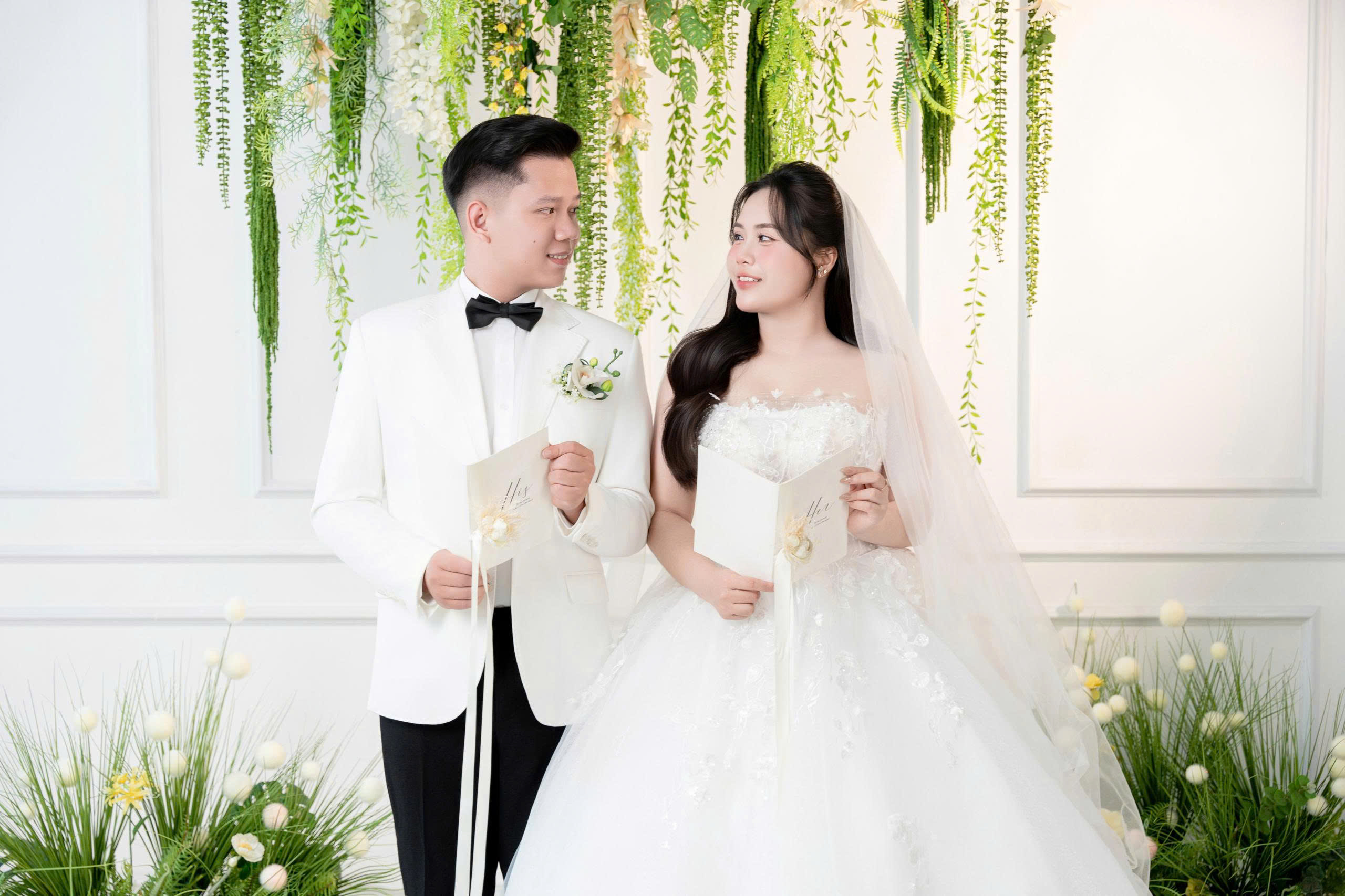 Phương Linh  – Viết Hoàng